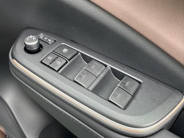 クラウンクロスオーバー Ｇアドバンスド・レザーパッケージ　純正ナビゲーション　パノラマカメラ　ＥＴＣ　スマートキー　ＬＥＤヘッドライト　フルオートエアコン　シートヒーター＆ベンチレーション　パワーシート　パワーバックドア　ＡＣ１００Ｖ電源　革巻きハンドル（21枚目）