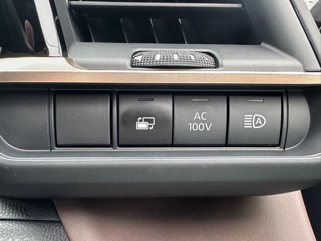 クラウンクロスオーバー Ｇアドバンスド・レザーパッケージ　純正ナビゲーション　パノラマカメラ　ＥＴＣ　スマートキー　ＬＥＤヘッドライト　フルオートエアコン　シートヒーター＆ベンチレーション　パワーシート　パワーバックドア　ＡＣ１００Ｖ電源　革巻きハンドル（22枚目）