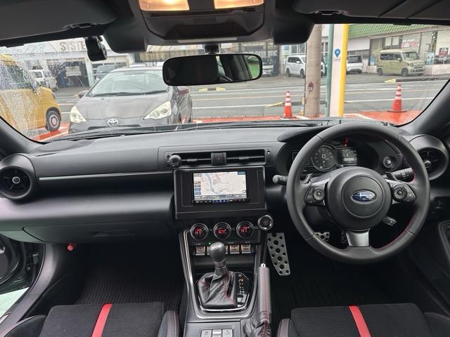 ＢＲＺ Ｓ　走行距離３，１５０ＫＭ　Ｂ型　ＡＴ　ナビゲーション　バックカメラ　スマートキー　ＬＥＤヘッドライト　フルオートエアコン　シートヒーター　革巻きハンドル　オートクルーズコントロール　パドルシフト（8枚目）