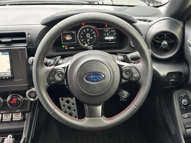 ＢＲＺ Ｓ　走行距離３，１５０ＫＭ　Ｂ型　ＡＴ　ナビゲーション　バックカメラ　スマートキー　ＬＥＤヘッドライト　フルオートエアコン　シートヒーター　革巻きハンドル　オートクルーズコントロール　パドルシフト（9枚目）