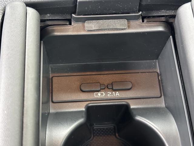 ＢＲＺ Ｓ　走行距離３，１５０ＫＭ　Ｂ型　ＡＴ　ナビゲーション　バックカメラ　スマートキー　ＬＥＤヘッドライト　フルオートエアコン　シートヒーター　革巻きハンドル　オートクルーズコントロール　パドルシフト（10枚目）