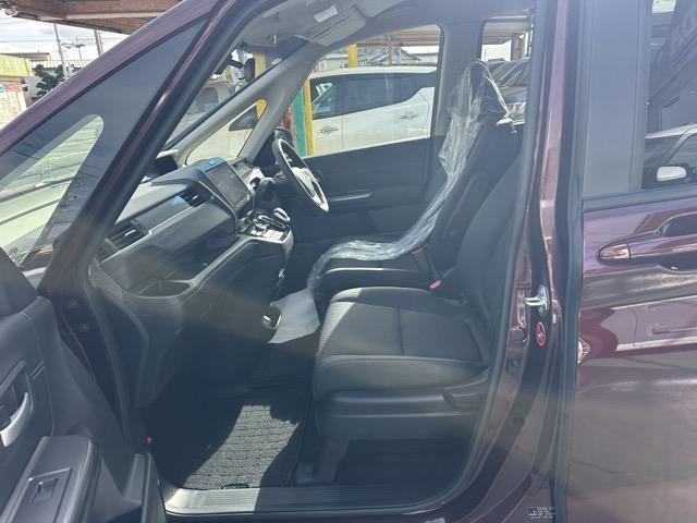 フリードハイブリッド ハイブリッド・G 7人乗り 純正ナビ(VXM-247VFNi)・バックモニター・ETC付 Sパッケージ ホンダセンシング LEDヘッドランプ 両側パワースライドドア 本革巻ステアリング ロールサンシェード スマートキー(6枚目)