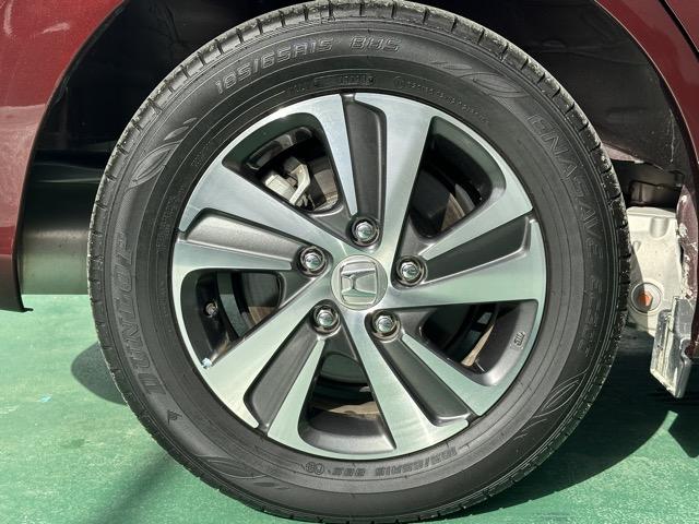 フリードハイブリッド ハイブリッド・G 7人乗り 純正ナビ(VXM-247VFNi)・バックモニター・ETC付 Sパッケージ ホンダセンシング LEDヘッドランプ 両側パワースライドドア 本革巻ステアリング ロールサンシェード スマートキー(17枚目)