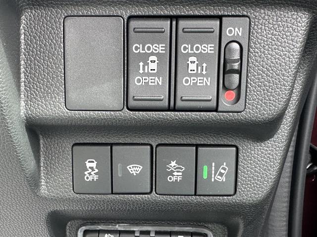 フリードハイブリッド ハイブリッド・G 7人乗り 純正ナビ(VXM-247VFNi)・バックモニター・ETC付 Sパッケージ ホンダセンシング LEDヘッドランプ 両側パワースライドドア 本革巻ステアリング ロールサンシェード スマートキー(19枚目)