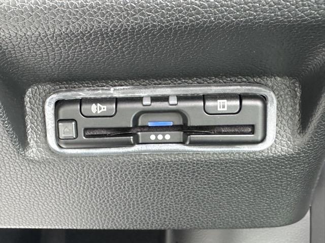 フリードハイブリッド ハイブリッド・G 7人乗り 純正ナビ(VXM-247VFNi)・バックモニター・ETC付 Sパッケージ ホンダセンシング LEDヘッドランプ 両側パワースライドドア 本革巻ステアリング ロールサンシェード スマートキー(20枚目)