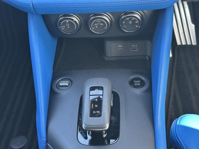 フェアレディZ バージョンST 9AT 内装色/ブルー NissanConnectナビゲーション ETC2.0 LEDヘッドランプ 本革巻ステアリング 3連サブメーター シートヒーター&パワーシート BOSEサウンドシステム(23枚目)