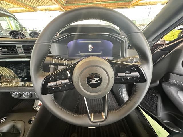 フェアレディZ ベースグレード 6MT NissanConnectナビ BOSEサウンド+アクティブサウンドコントロール/アクティブノイズコントロール ETC2.0 LEDヘッドランプ 3連サブメーター レーダー探知機&ドラレコ付(8枚目)