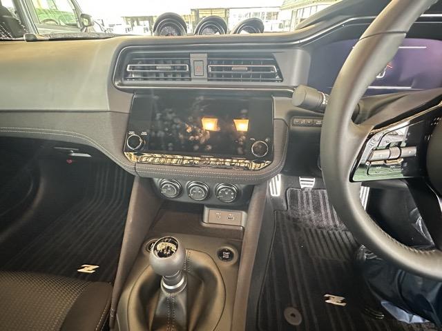 フェアレディZ ベースグレード 6MT NissanConnectナビ BOSEサウンド+アクティブサウンドコントロール/アクティブノイズコントロール ETC2.0 LEDヘッドランプ 3連サブメーター レーダー探知機&ドラレコ付(15枚目)