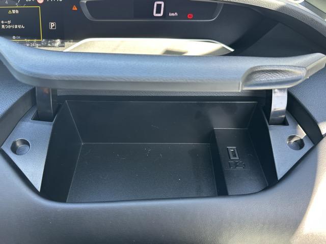 セレナ オーテック 純正10インチナビゲーション バックカメラ スマートキー LEDヘッドライト 両側パワースライドドア フルオートエアコン リヤオートエアコン ロールサンシェード シートバックテーブル 革巻きハンドル(41枚目)