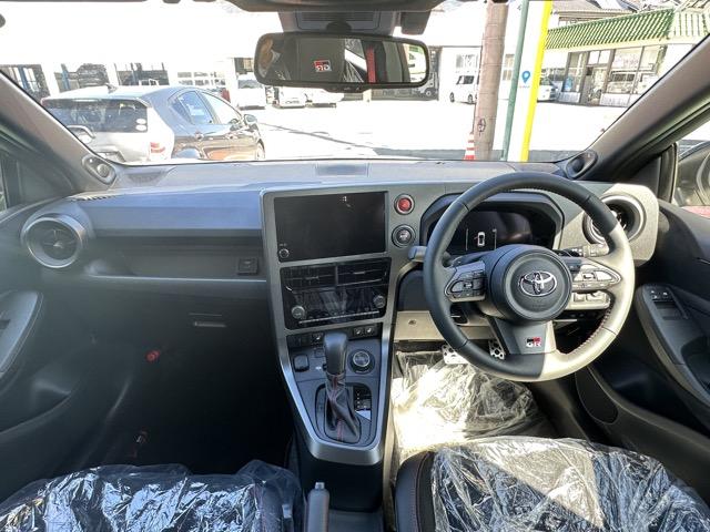 GRヤリス RZ ハイパフォーマンス 走行距離3,266km 4WD GR-DAT(8AT) セーフティセンス LEDヘッドランプ ディスプレイオーディオ バックモニター JBLサウンドシステム シートヒーター ステアリングヒーター(8枚目)