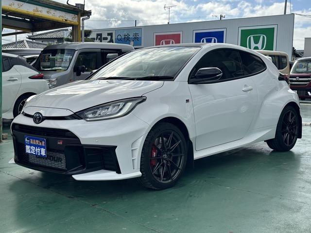 GRヤリス RZ ハイパフォーマンス 走行距離1,250km 4WD 6MT セーフティセンス LEDヘッドランプ ディスプレイオーディオ バックモニター ETC BBS製鍛造AW 本革巻ステアリング インタークーラースプレー(4枚目)
