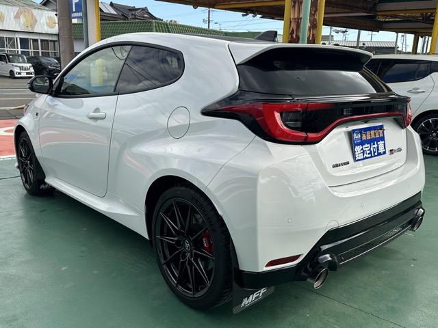 GRヤリス RZ ハイパフォーマンス 走行距離1,250km 4WD 6MT セーフティセンス LEDヘッドランプ ディスプレイオーディオ バックモニター ETC BBS製鍛造AW 本革巻ステアリング インタークーラースプレー(5枚目)