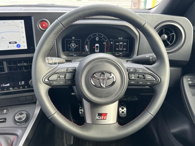 GRヤリス RZ ハイパフォーマンス 走行距離1,250km 4WD 6MT セーフティセンス LEDヘッドランプ ディスプレイオーディオ バックモニター ETC BBS製鍛造AW 本革巻ステアリング インタークーラースプレー(9枚目)