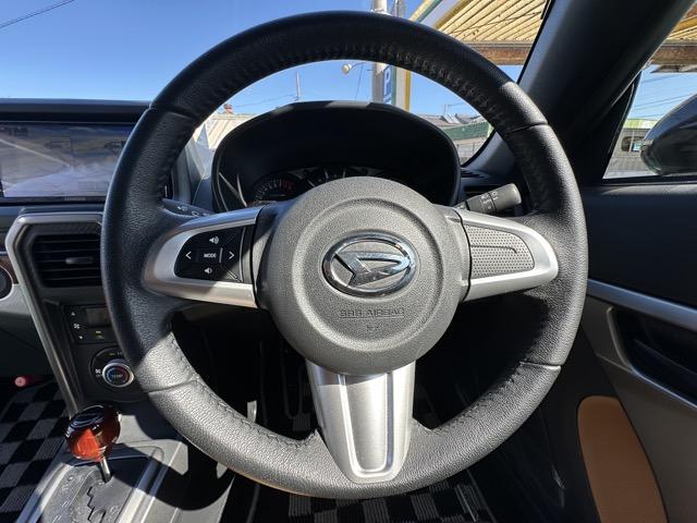コペン ローブ CVT 社外ナビゲーション スマートキー LEDヘッドライト フルオートエアコン シートヒーター 革巻きハンドル アイドリングストップ フォグランプ オートライト(8枚目)