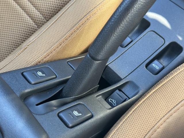 コペン ローブ CVT 社外ナビゲーション スマートキー LEDヘッドライト フルオートエアコン シートヒーター 革巻きハンドル アイドリングストップ フォグランプ オートライト(15枚目)