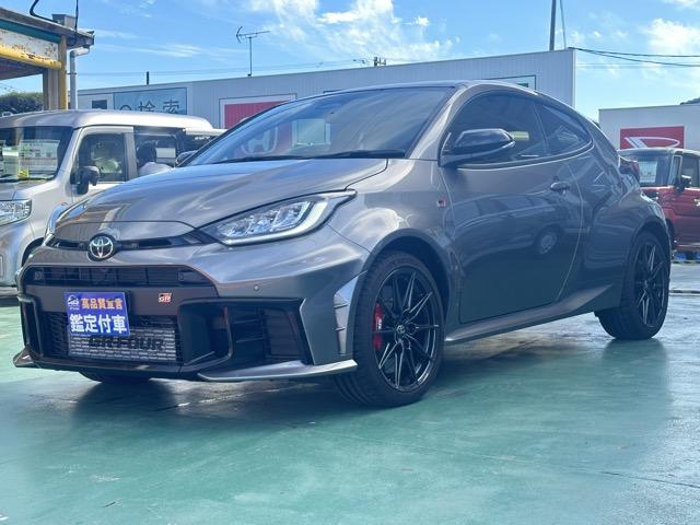GRヤリス RZ ハイパフォーマンス 走行距離2,010km 4WD 6MT HKS製マフラー セーフティセンス LEDヘッドランプ ディスプレイオーディオ バックモニター ETC BBS製鍛造AW シートヒーター ステアリングヒーター(4枚目)