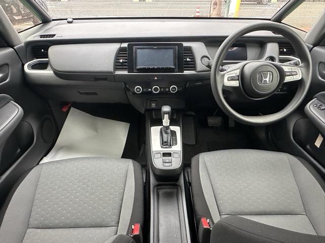 フィット e:HEVベーシック 走行距離1,611km 社外ナビ・バックモニター・ETC付 ホンダセンシング LEDヘッドランプ アダプティブクルーズコントロール 電子制御パーキングブレーキ オートブレーキホールド機能 スマートキー(8枚目)