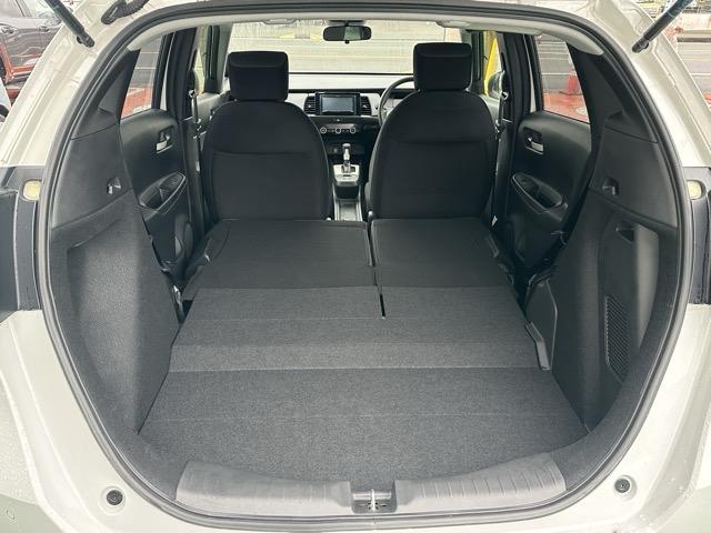 フィット e:HEVベーシック 走行距離1,611km 社外ナビ・バックモニター・ETC付 ホンダセンシング LEDヘッドランプ アダプティブクルーズコントロール 電子制御パーキングブレーキ オートブレーキホールド機能 スマートキー(12枚目)