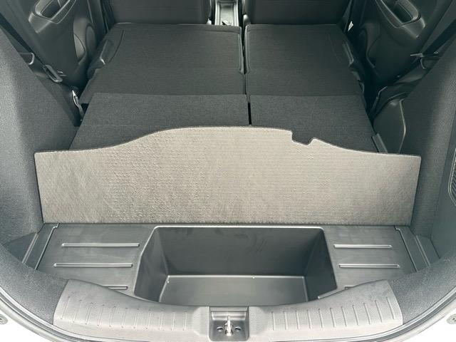 フィット e:HEVベーシック 走行距離1,611km 社外ナビ・バックモニター・ETC付 ホンダセンシング LEDヘッドランプ アダプティブクルーズコントロール 電子制御パーキングブレーキ オートブレーキホールド機能 スマートキー(13枚目)