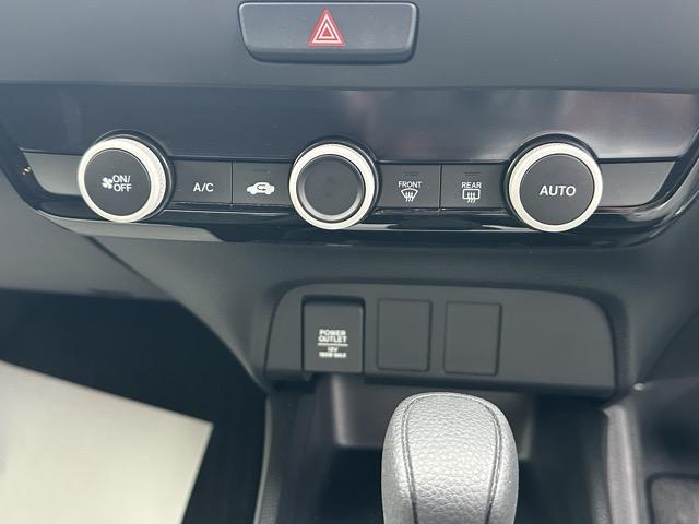 フィット e:HEVベーシック 走行距離1,611km 社外ナビ・バックモニター・ETC付 ホンダセンシング LEDヘッドランプ アダプティブクルーズコントロール 電子制御パーキングブレーキ オートブレーキホールド機能 スマートキー(18枚目)