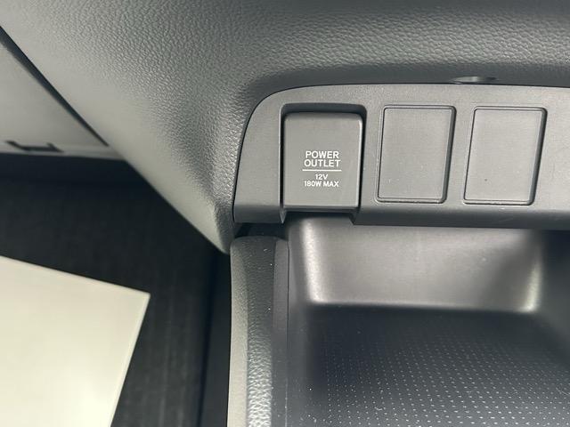 フィット e:HEVベーシック 走行距離1,611km 社外ナビ・バックモニター・ETC付 ホンダセンシング LEDヘッドランプ アダプティブクルーズコントロール 電子制御パーキングブレーキ オートブレーキホールド機能 スマートキー(19枚目)