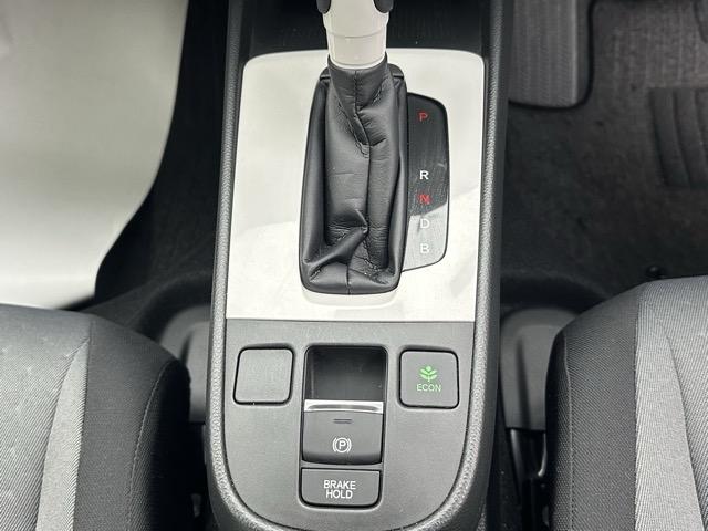 フィット e:HEVベーシック 走行距離1,611km 社外ナビ・バックモニター・ETC付 ホンダセンシング LEDヘッドランプ アダプティブクルーズコントロール 電子制御パーキングブレーキ オートブレーキホールド機能 スマートキー(20枚目)