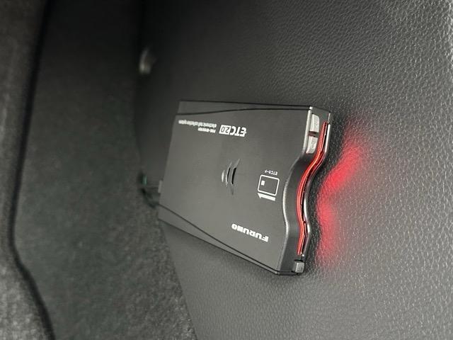 フィット e:HEVベーシック 走行距離1,611km 社外ナビ・バックモニター・ETC付 ホンダセンシング LEDヘッドランプ アダプティブクルーズコントロール 電子制御パーキングブレーキ オートブレーキホールド機能 スマートキー(22枚目)