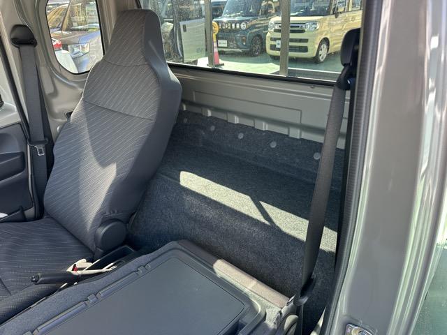 スーパーキャリイ X 2WD 5MT セーフティサポート フォグランプ ラジオデッキ キーレスエントリー 荷台作業灯 ルーフコンソール パワーウィンドウ オートライト メッキフロントグリル(7枚目)