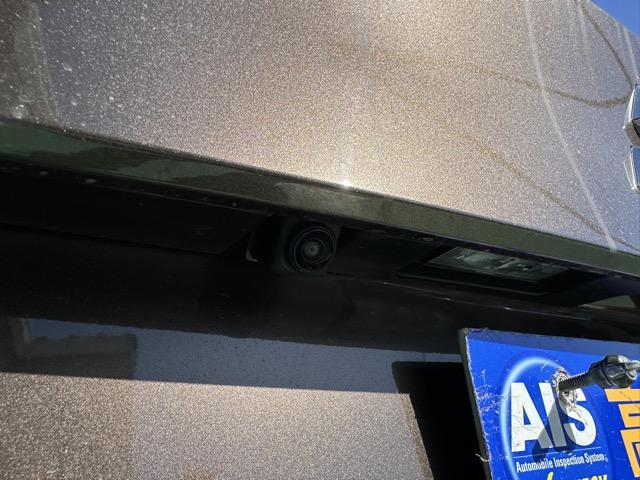 アウトランダーPHEV G 7人乗り 純正ナビゲーション e-Assist マイパイロット LEDヘッドランプ マルチアラウンドモニター エレクトリックテールゲート シートヒーター 本革巻ステアリング ロールサンシェード(12枚目)