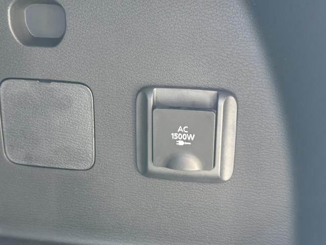 アウトランダーPHEV G 7人乗り 純正ナビゲーション e-Assist マイパイロット LEDヘッドランプ マルチアラウンドモニター エレクトリックテールゲート シートヒーター 本革巻ステアリング ロールサンシェード(15枚目)