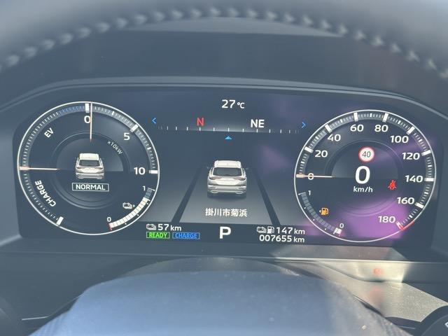 アウトランダーPHEV G 7人乗り 純正ナビゲーション e-Assist マイパイロット LEDヘッドランプ マルチアラウンドモニター エレクトリックテールゲート シートヒーター 本革巻ステアリング ロールサンシェード(28枚目)