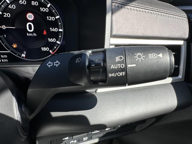 アウトランダーPHEV G 7人乗り 純正ナビゲーション e-Assist マイパイロット LEDヘッドランプ マルチアラウンドモニター エレクトリックテールゲート シートヒーター 本革巻ステアリング ロールサンシェード(30枚目)