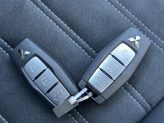 アウトランダーPHEV G 7人乗り 純正ナビゲーション e-Assist マイパイロット LEDヘッドランプ マルチアラウンドモニター エレクトリックテールゲート シートヒーター 本革巻ステアリング ロールサンシェード(31枚目)