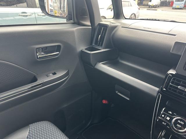 タント カスタムX スマートアシスト LEDヘッドランプ 両側パワースライドドア 電動パーキングブレーキ 運転席・助手席シートヒーター シートバックテーブル ロールサンシェード バックカメラ スマートキー(22枚目)