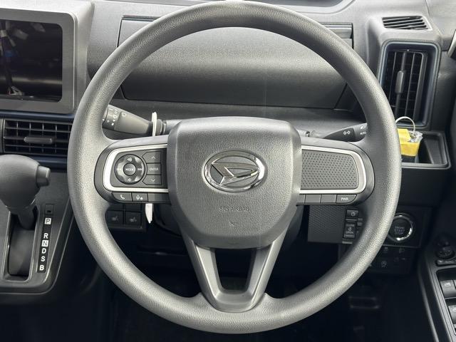 タント X スマートキー LEDヘッドライト 片側パワースライドドア フルオートエアコン シートヒーター USB充電ソケット ロールサンシェード シートバックテーブル バックカメラ オートライト 届出済未使用車(9枚目)