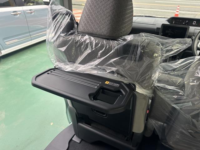 タント X スマートキー LEDヘッドライト 片側パワースライドドア フルオートエアコン シートヒーター USB充電ソケット ロールサンシェード シートバックテーブル バックカメラ オートライト 届出済未使用車(11枚目)