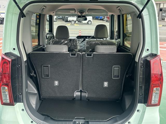 タント X スマートキー LEDヘッドライト 片側パワースライドドア フルオートエアコン シートヒーター USB充電ソケット ロールサンシェード シートバックテーブル バックカメラ オートライト 届出済未使用車(13枚目)