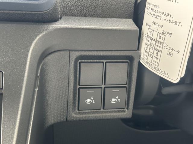 タント X スマートキー LEDヘッドライト 片側パワースライドドア フルオートエアコン シートヒーター USB充電ソケット ロールサンシェード シートバックテーブル バックカメラ オートライト 届出済未使用車(21枚目)