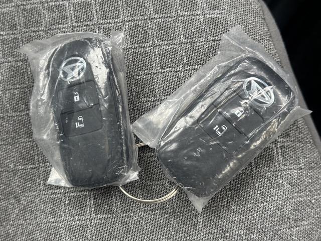 タント X スマートキー LEDヘッドライト 片側パワースライドドア フルオートエアコン シートヒーター USB充電ソケット ロールサンシェード シートバックテーブル バックカメラ オートライト 届出済未使用車(25枚目)