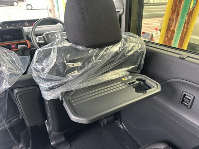 タント ファンクロス スマートキー LEDヘッドライト 両側パワースライドドア フルオートエアコン シートヒーター USB充電ソケット ロールサンシェード シートバックテーブル バックカメラ フォグランプ 届出済未使用車(11枚目)