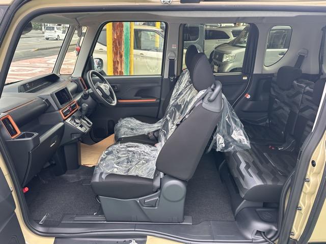 タント ファンクロス　スマートキー　ＬＥＤヘッドライト　両側パワースライドドア　フルオートエアコン　シートヒーター　ＵＳＢ充電ソケット　ロールサンシェード　シートバックテーブル　バックカメラ　フォグランプ　届出済未使用車（7枚目）