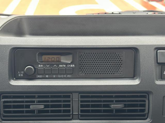 ハイゼットカーゴ スペシャル CVT 純正ラジオ 両側スライドドア パワーウィンドー 衝突被害軽減ブレーキ クリアランスソナー アイドリングストップ オートライト エアコン パワステ(18枚目)