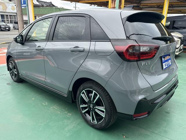 フィット RS ホンダセンシング LEDヘッドランプ 電子制御パーキングブレーキ オートブレーキホールド機能 本革巻ステアリング バックカメラ RS専用エクステリア&インテリア 液晶メーター 登録済未使用車(5枚目)