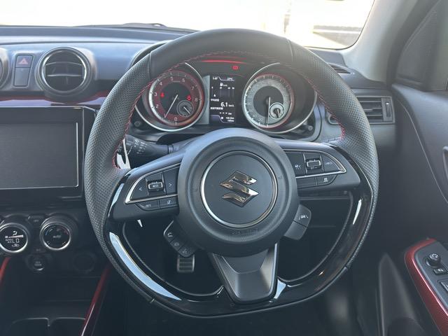 スイフトスポーツ ベースグレード　走行距離１０９ＫＭ　セーフティサポート装着車　６ＭＴ　スマートキー　ＬＥＤヘッドライト　フルオートエアコン　シートヒーター　革巻きハンドル　オートクルーズコントロール　フォグランプ　ディーラー試乗車（9枚目）