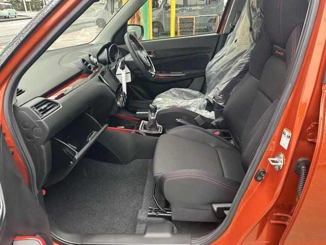 スイフトスポーツ ベースグレード 走行距離17KM セーフティサポート装着車 6MT スマートキー LEDヘッドライト フルオートエアコン シートヒーター 革巻きハンドル オートクルーズコントロール フォグランプ オートライト(6枚目)