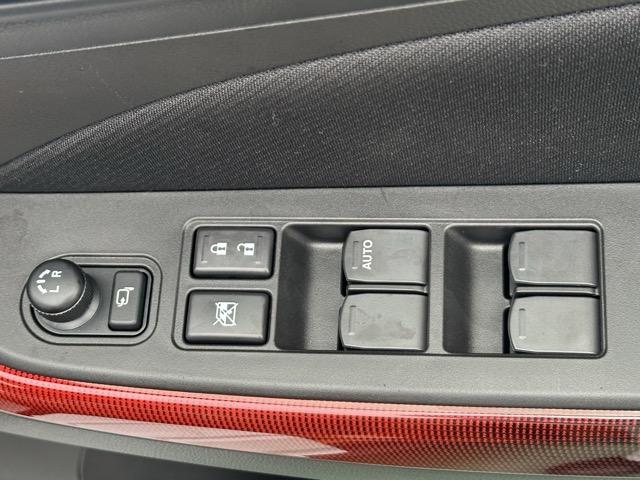 スイフトスポーツ ベースグレード 走行距離17KM セーフティサポート装着車 6MT スマートキー LEDヘッドライト フルオートエアコン シートヒーター 革巻きハンドル オートクルーズコントロール フォグランプ オートライト(15枚目)