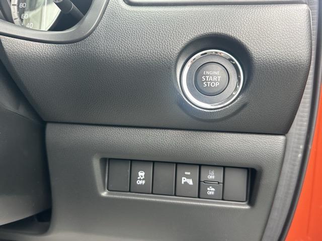 スイフトスポーツ ベースグレード 走行距離17KM セーフティサポート装着車 6MT スマートキー LEDヘッドライト フルオートエアコン シートヒーター 革巻きハンドル オートクルーズコントロール フォグランプ オートライト(16枚目)