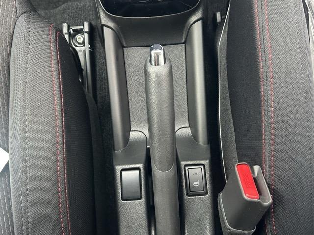 スイフトスポーツ ベースグレード 走行距離17KM セーフティサポート装着車 6MT スマートキー LEDヘッドライト フルオートエアコン シートヒーター 革巻きハンドル オートクルーズコントロール フォグランプ オートライト(20枚目)