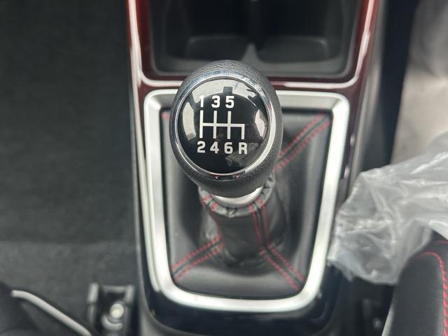 スイフトスポーツ ベースグレード 走行距離17KM セーフティサポート装着車 6MT スマートキー LEDヘッドライト フルオートエアコン シートヒーター 革巻きハンドル オートクルーズコントロール フォグランプ オートライト(22枚目)