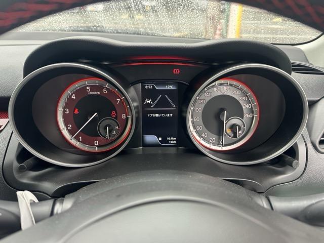 スイフトスポーツ ベースグレード 走行距離17KM セーフティサポート装着車 6MT スマートキー LEDヘッドライト フルオートエアコン シートヒーター 革巻きハンドル オートクルーズコントロール フォグランプ オートライト(23枚目)